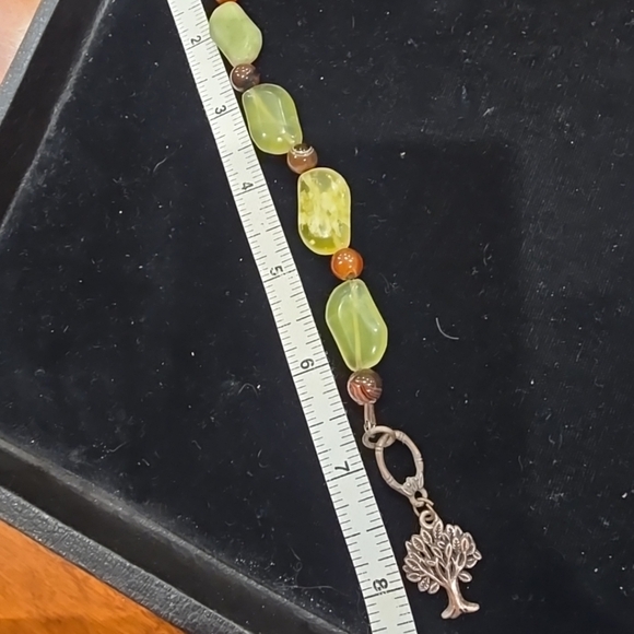 Jade and Carnelian Beaded Bracelet - Picture 6 of 6